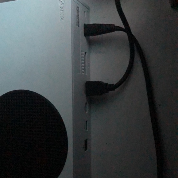 Only has around 2 hours on it bought if for my son and he doesn’t play it - Picture 3 of 4